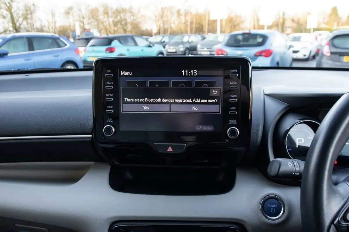 2022-toyota-yaris-15-vvt-i-excel-big-25
