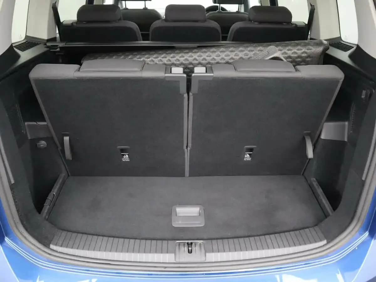 2018-volkswagen-touran-16tdi-se-family-big-8