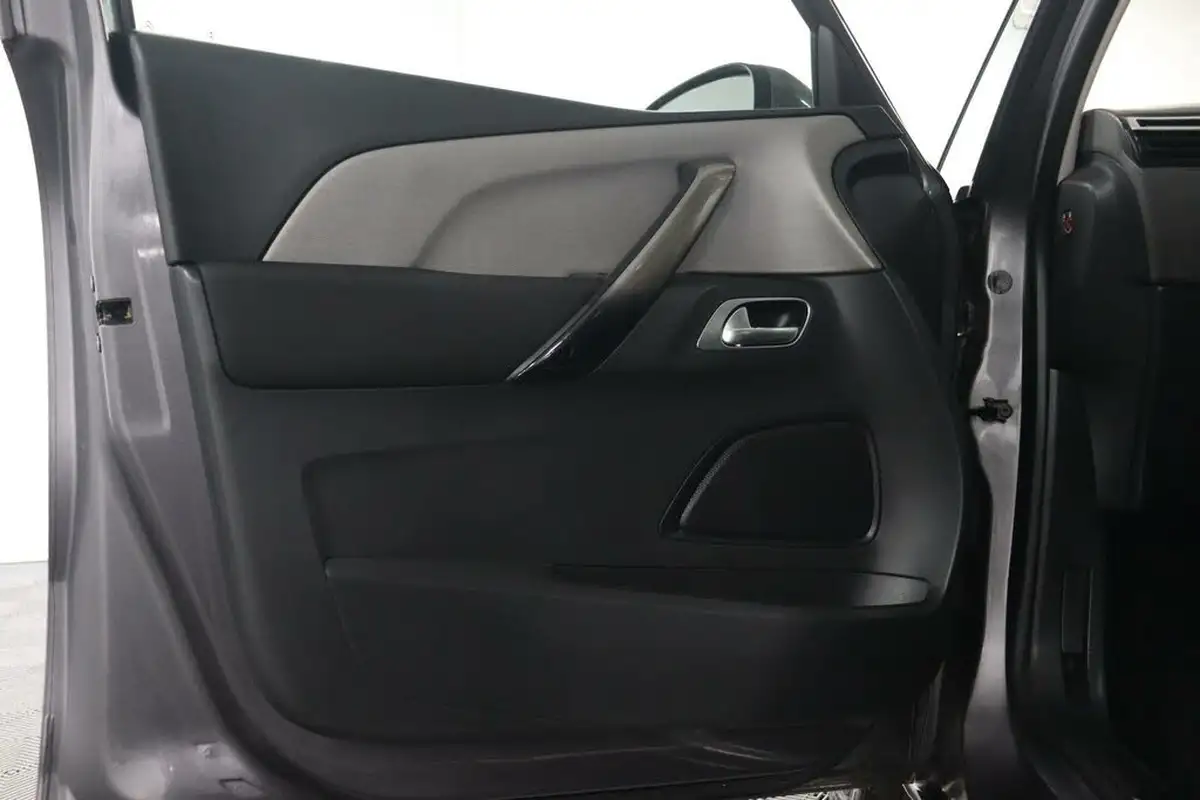 2018-citroen-grand-c4-spacetourer-15bluehdi-flair-eat8-big-40