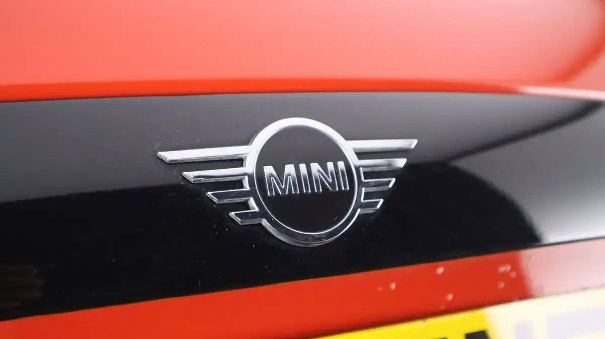 2019-mini-cooper-15-cooper-classic-ss-hatchback-3d-auto-big-19