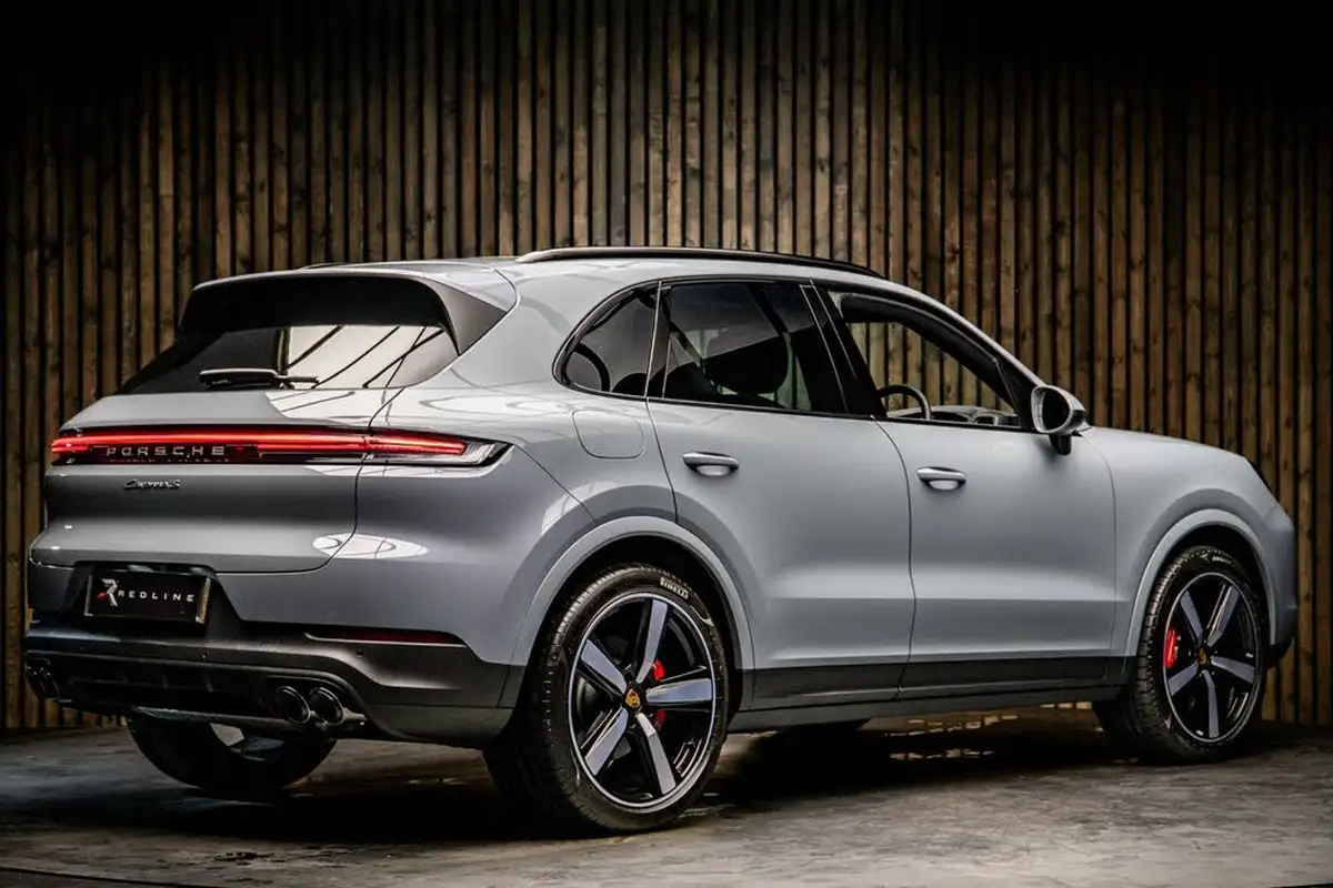 2023-porsche-cayenne-big-3