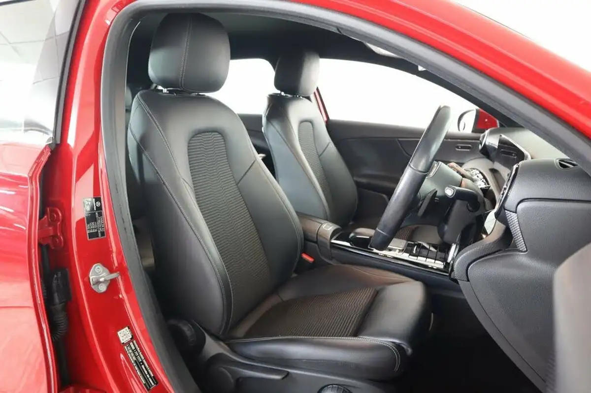 2019-mercedes-benz-a-class-15d-a180d-sport-executive-hatchback-5d-7g-dct-big-31