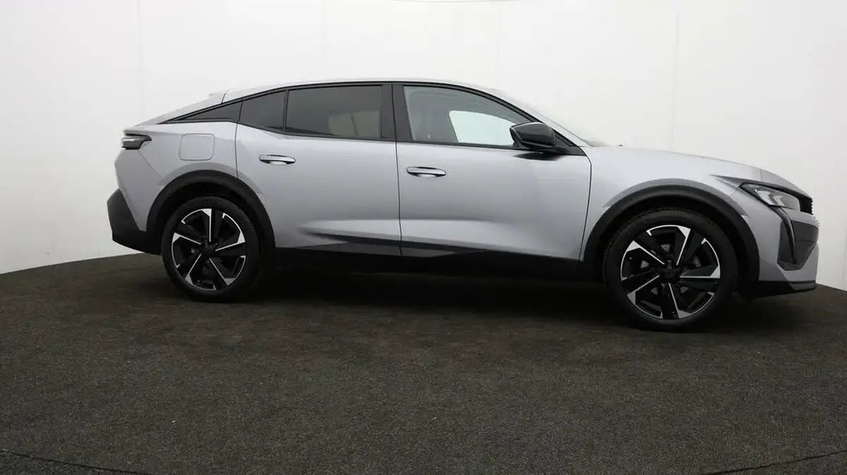2024-peugeot-408-12-puretech-allure-130ps-ss-eat8-big-39