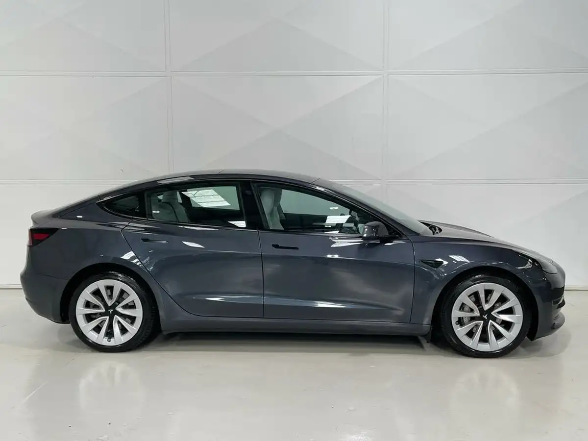 2021-tesla-model-3-e-long-range-awd-big-18
