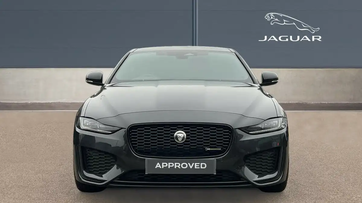 2024-jaguar-xe-20-d200-r-dynamic-hse-black-big-6