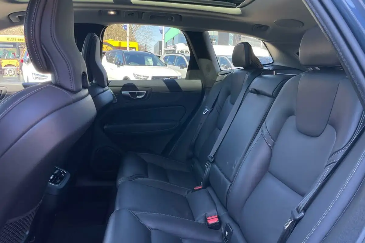 2024-volvo-xc60-20-b5-ultimate-big-28