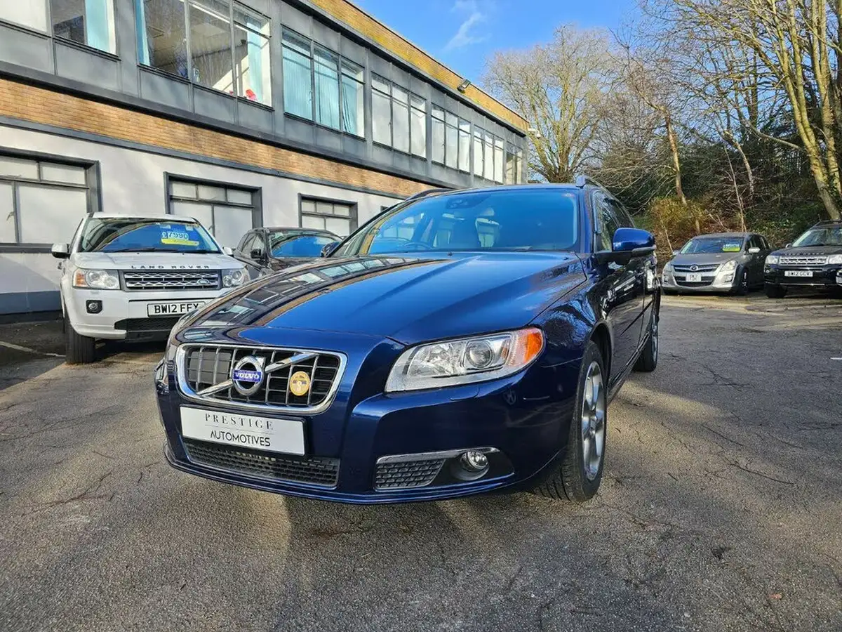 2012-volvo-v70-16-t4-se-lux-big-27