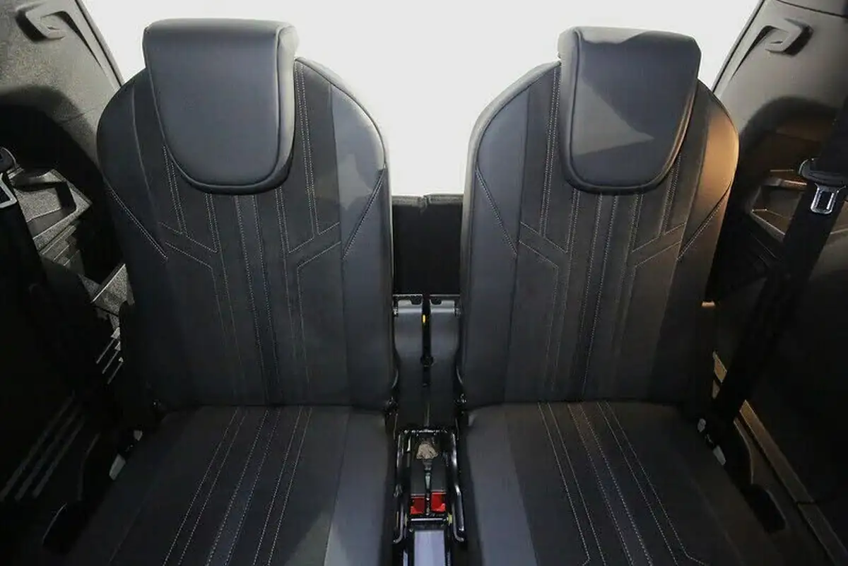 2021-peugeot-5008-suv-12-puretech-gt-eat8-big-31