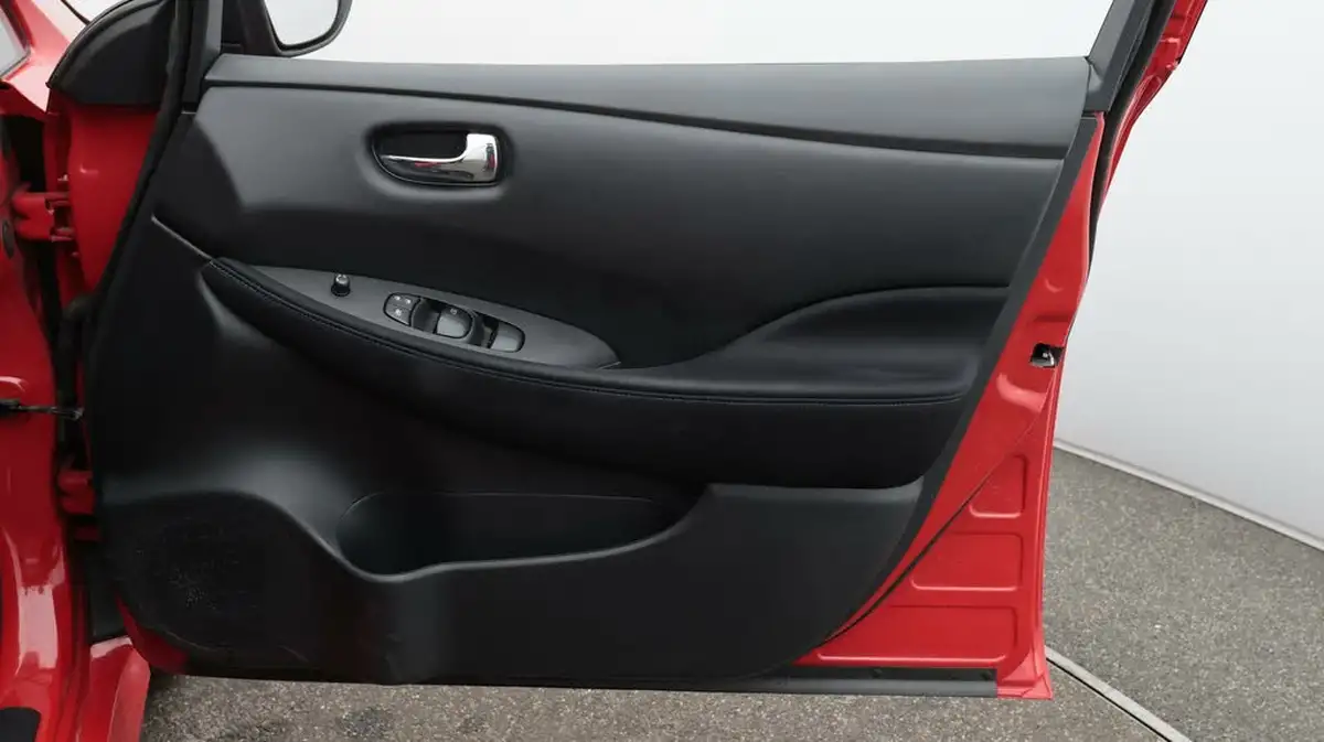2021-nissan-leaf-e-acenta-big-15
