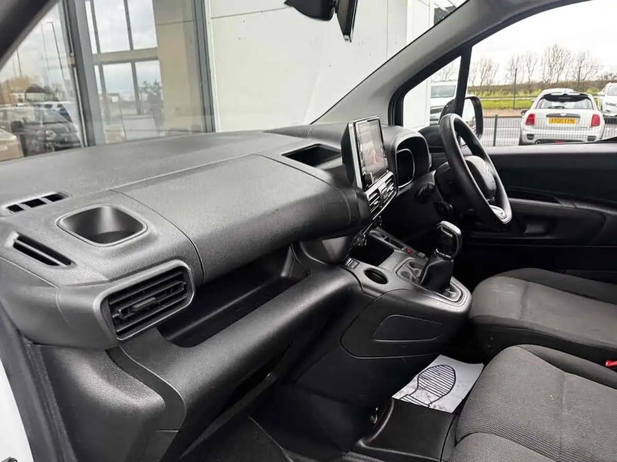 2021-citroen-berlingo-15bluehdi-1000-driver-100pseu6dt-e-ss-big-22