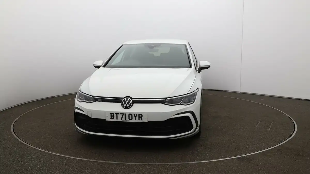 2021-volkswagen-golf-big-30