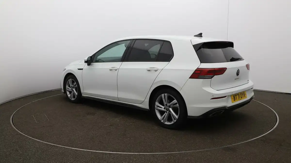 2021-volkswagen-golf-big-54
