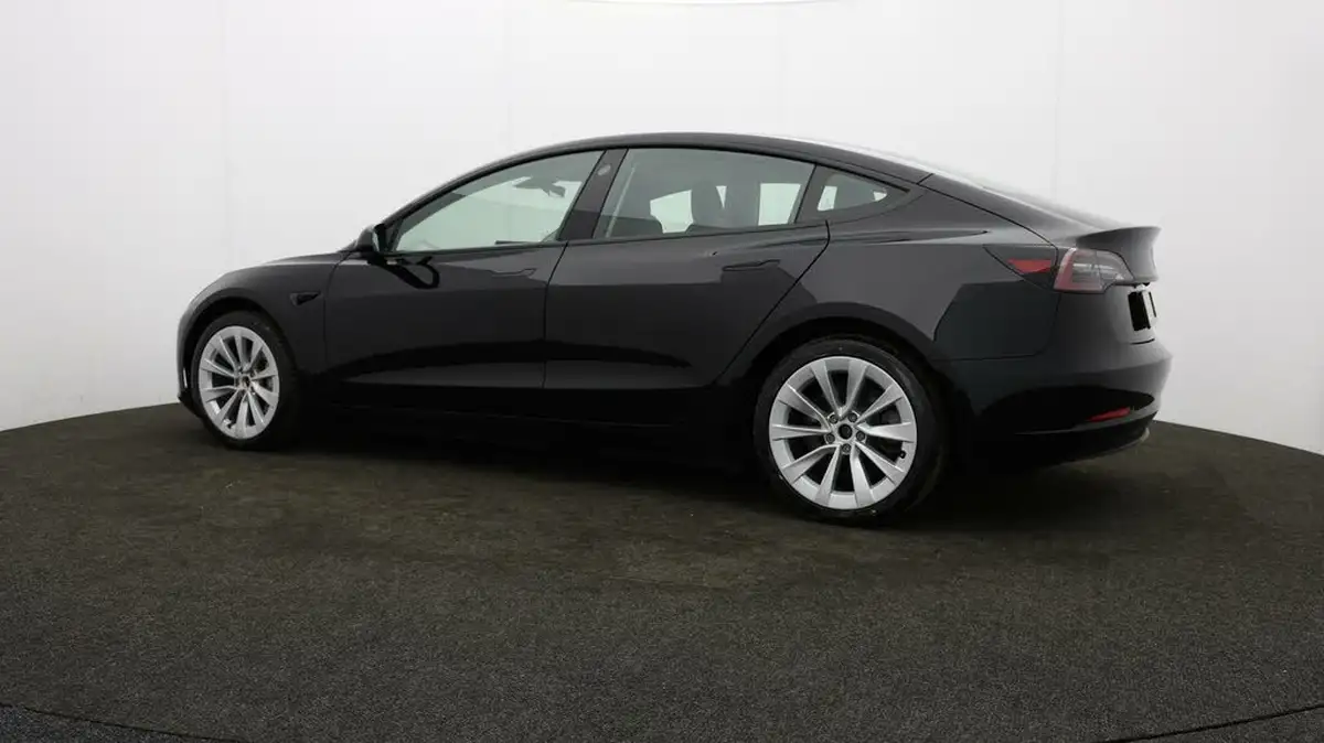 2020-tesla-model-3-e-long-range-big-71