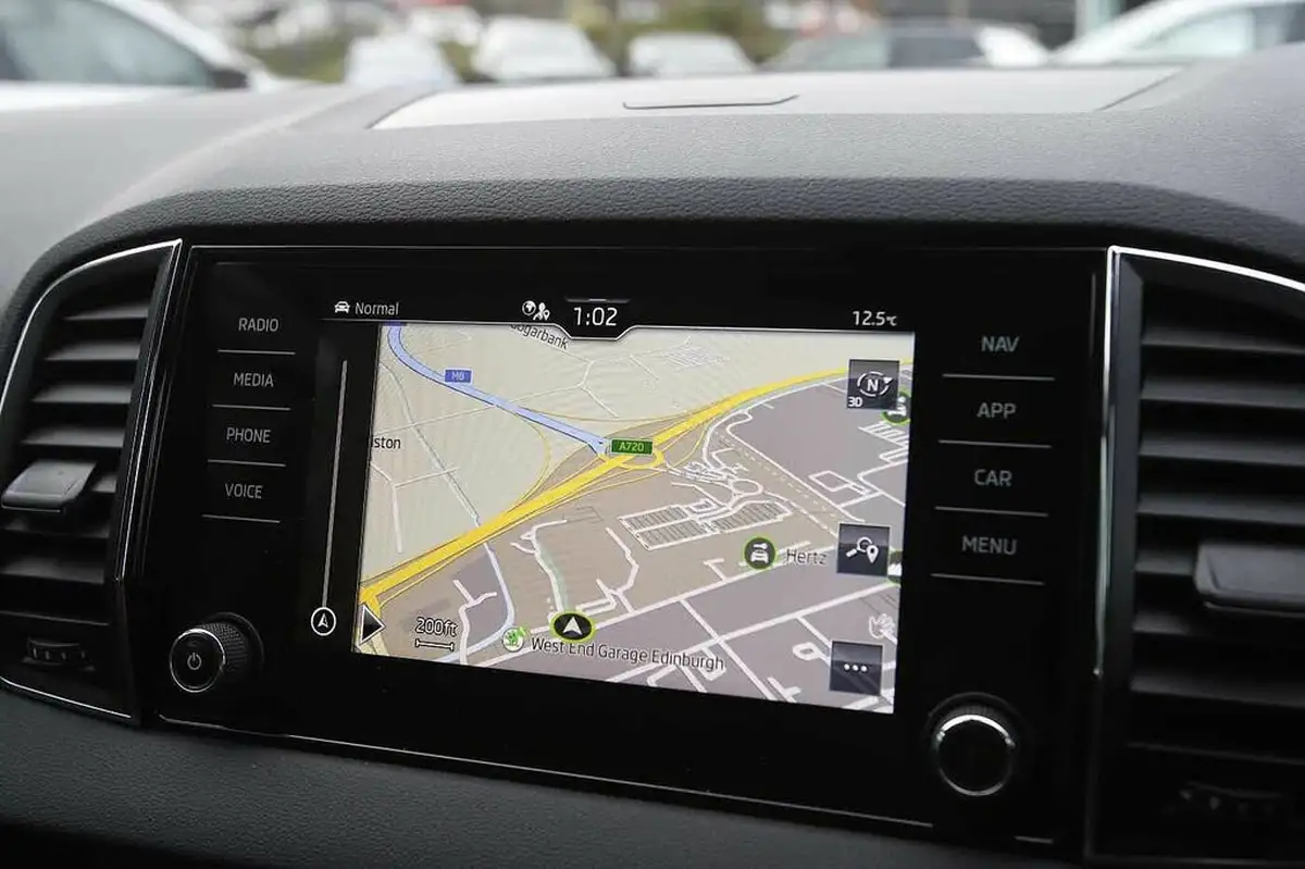 2022-skoda-karoq-15-tsi-se-l-dsg-big-17