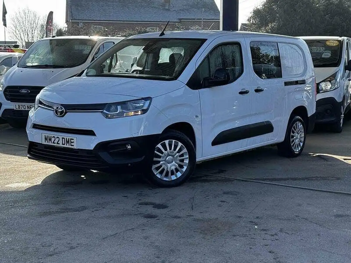 2022-toyota-proace-city-15d-icon-l2-big-7