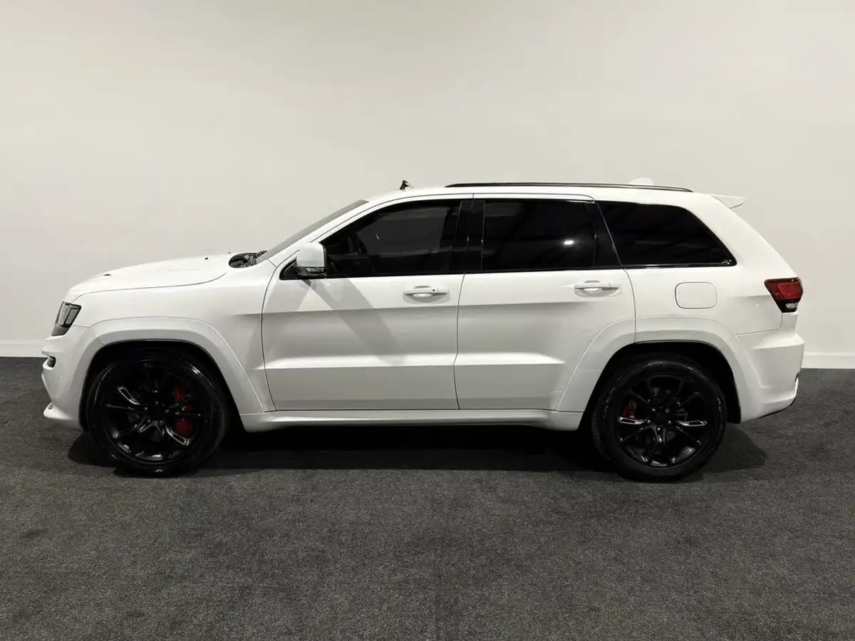 2016-jeep-grand-cherokee-64-hemi-srt-big-5