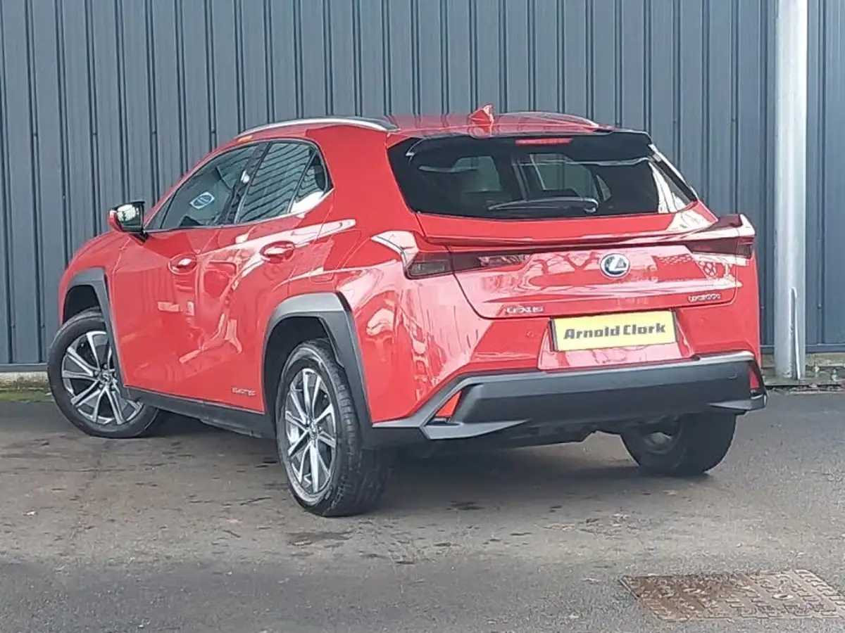 2021-lexus-ux-300e-e-ux-big-1