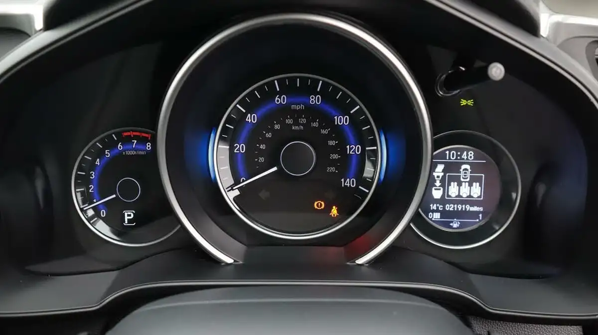 2019-honda-jazz-13-i-vtec-s-cvt-big-10