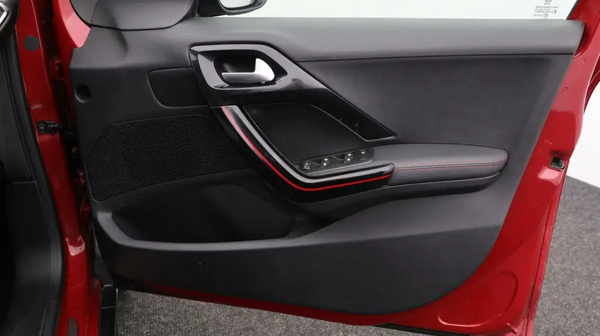 2019-peugeot-2008-suv-12-puretech-gt-line-110bhp-eat6-big-14