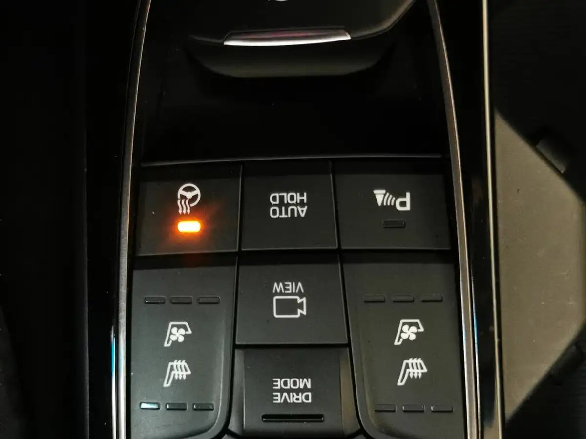 2021-hyundai-ioniq-e-premium-se-electric-100kw-big-29