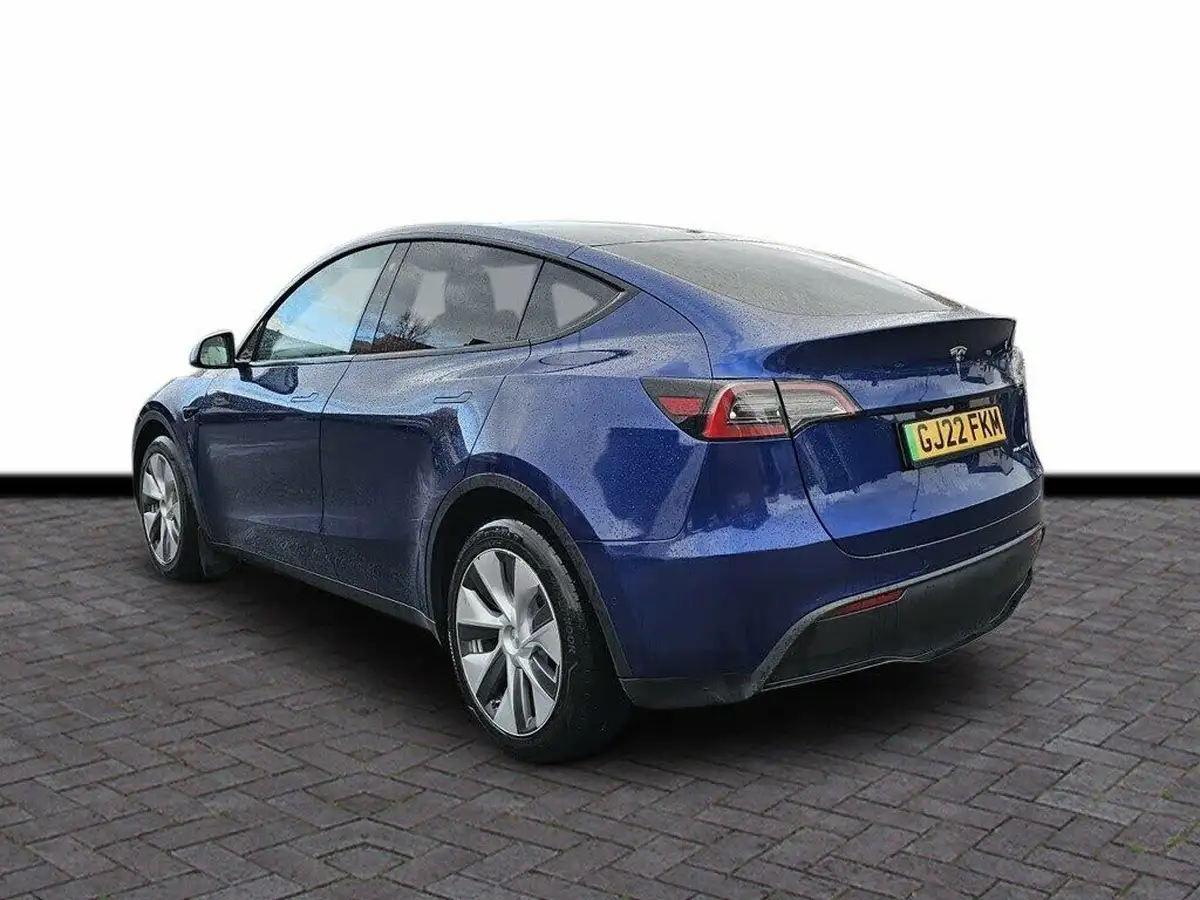 2022-tesla-model-y-e-long-range-big-6