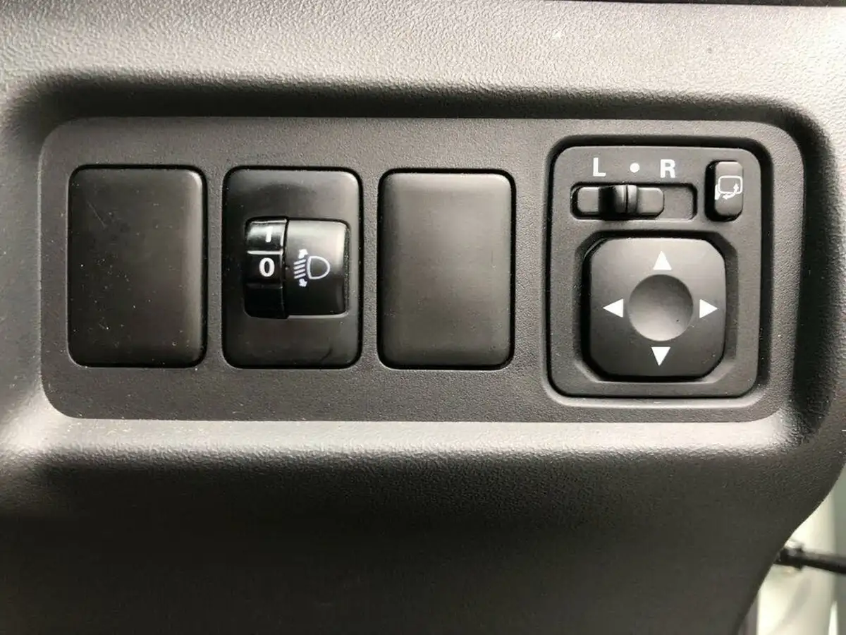 2020-mitsubishi-mirage-12-design-cvt-big-24