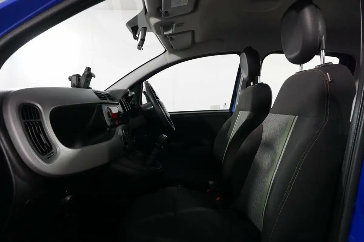2020-fiat-panda-09-waze-4x4-big-10