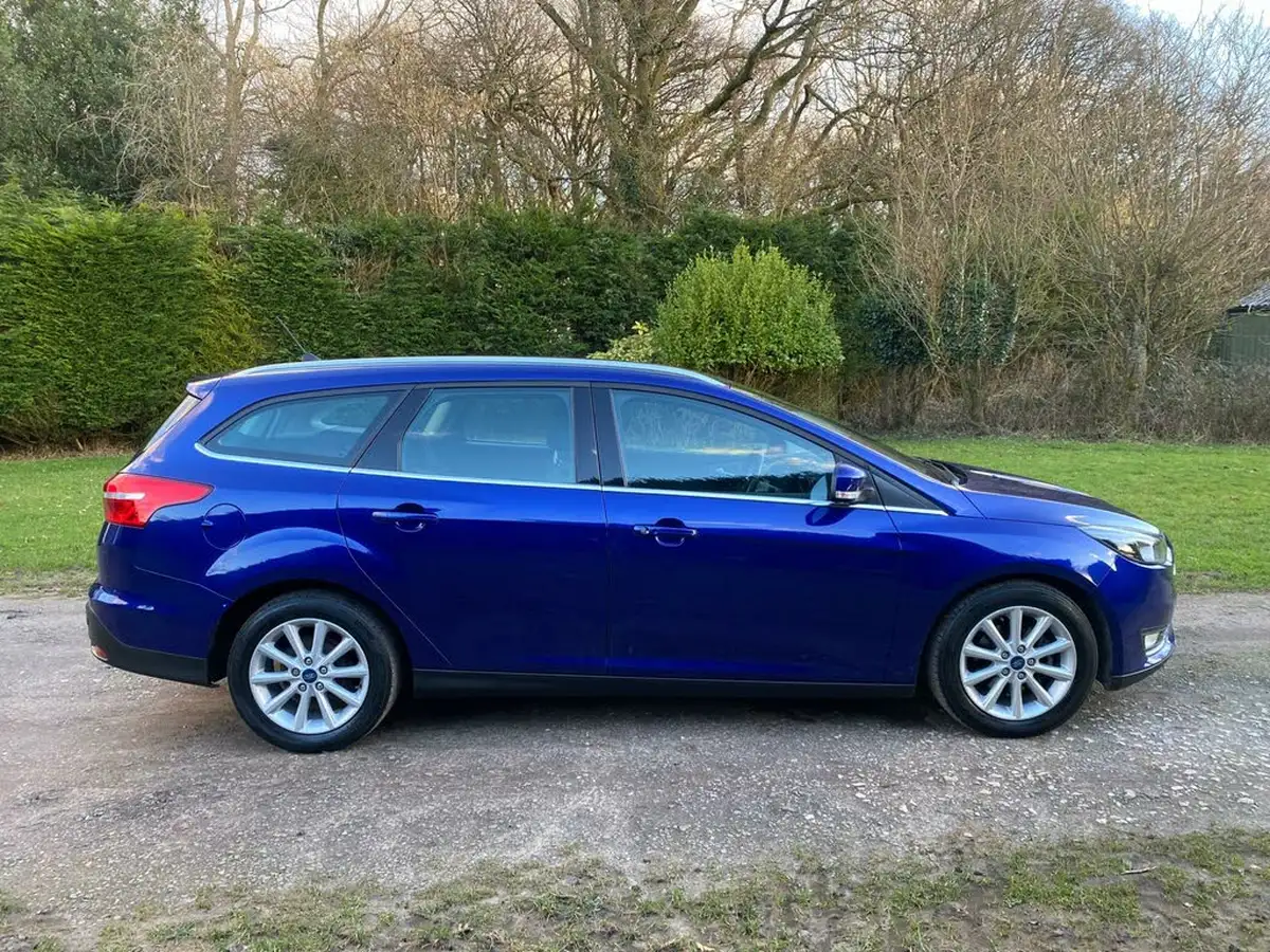 2018-ford-focus-10t-titanium-125ps-estate-big-6