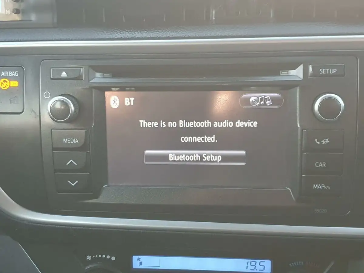 2014-toyota-auris-18-vvt-i-hsd-icon-estate-big-40