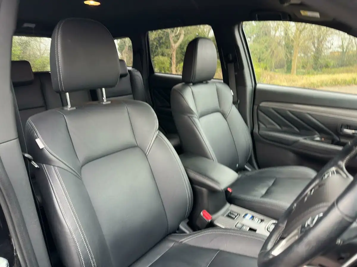 2019-mitsubishi-outlander-24-4h-phev-big-34