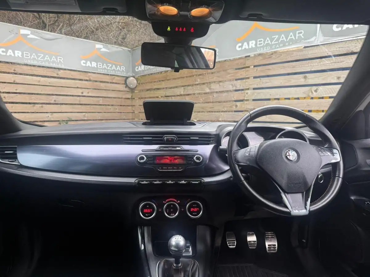 2010-alfa-romeo-giulietta-14-veloce-multiair-170bhp-big-10