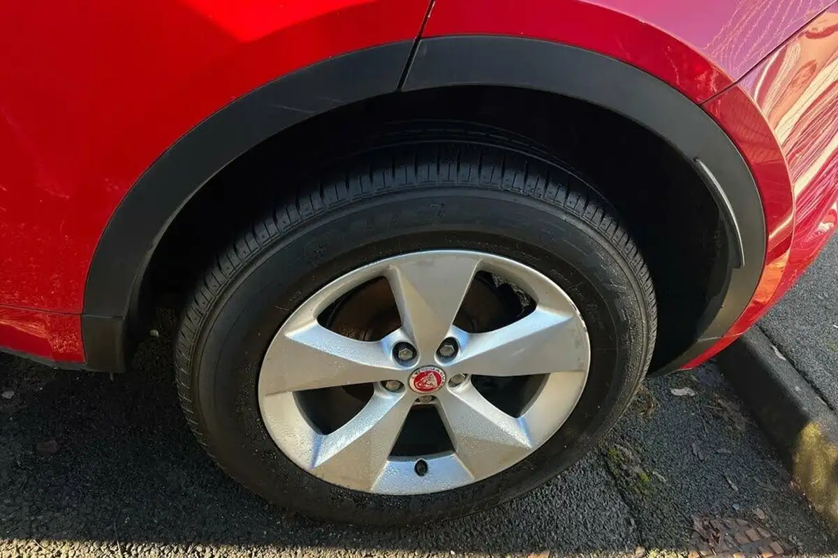 2018-jaguar-e-pace-20-i4d-r-dynamic-s-150ps-big-16
