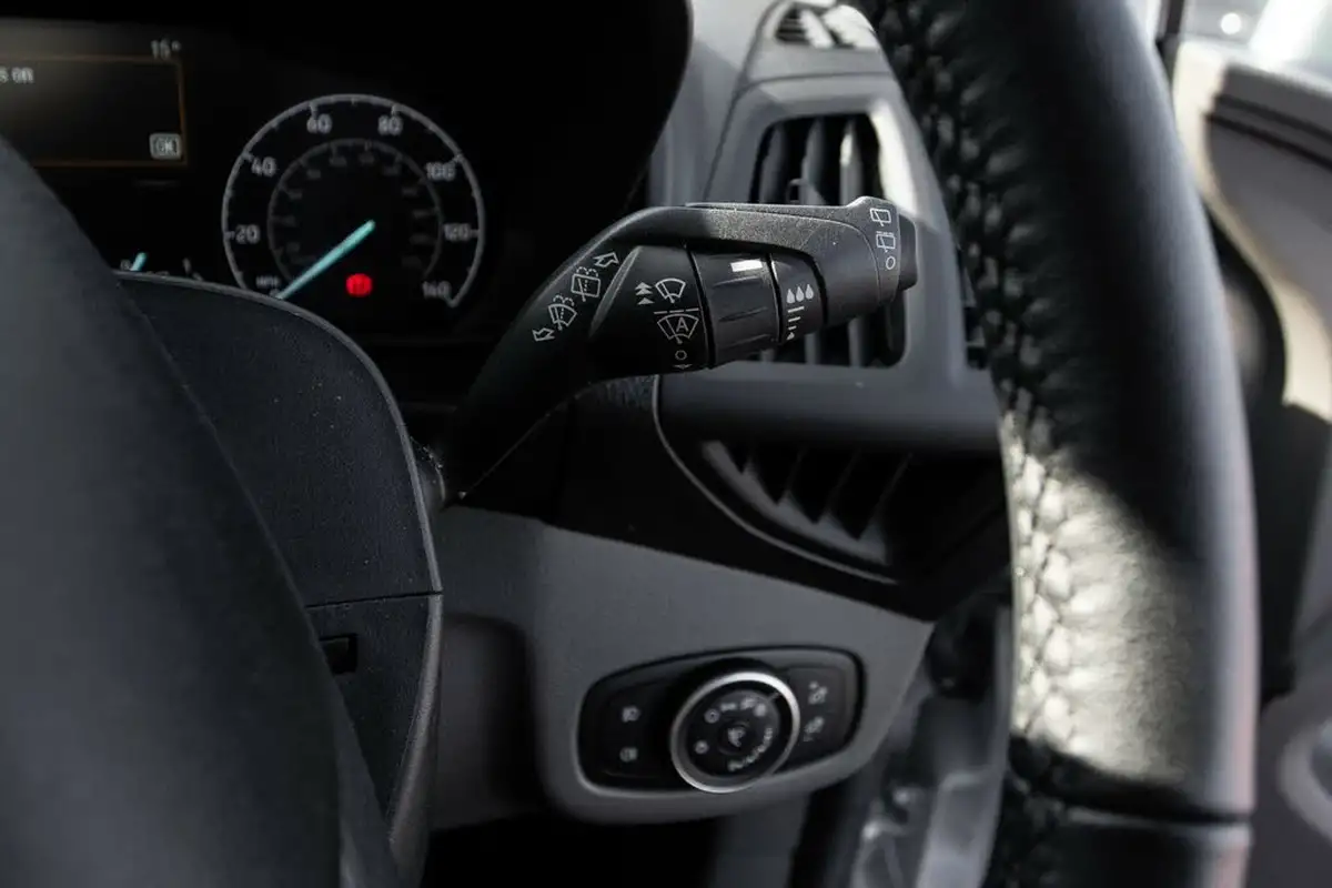 2020-ford-grand-tourneo-connect-15-titanium-big-17