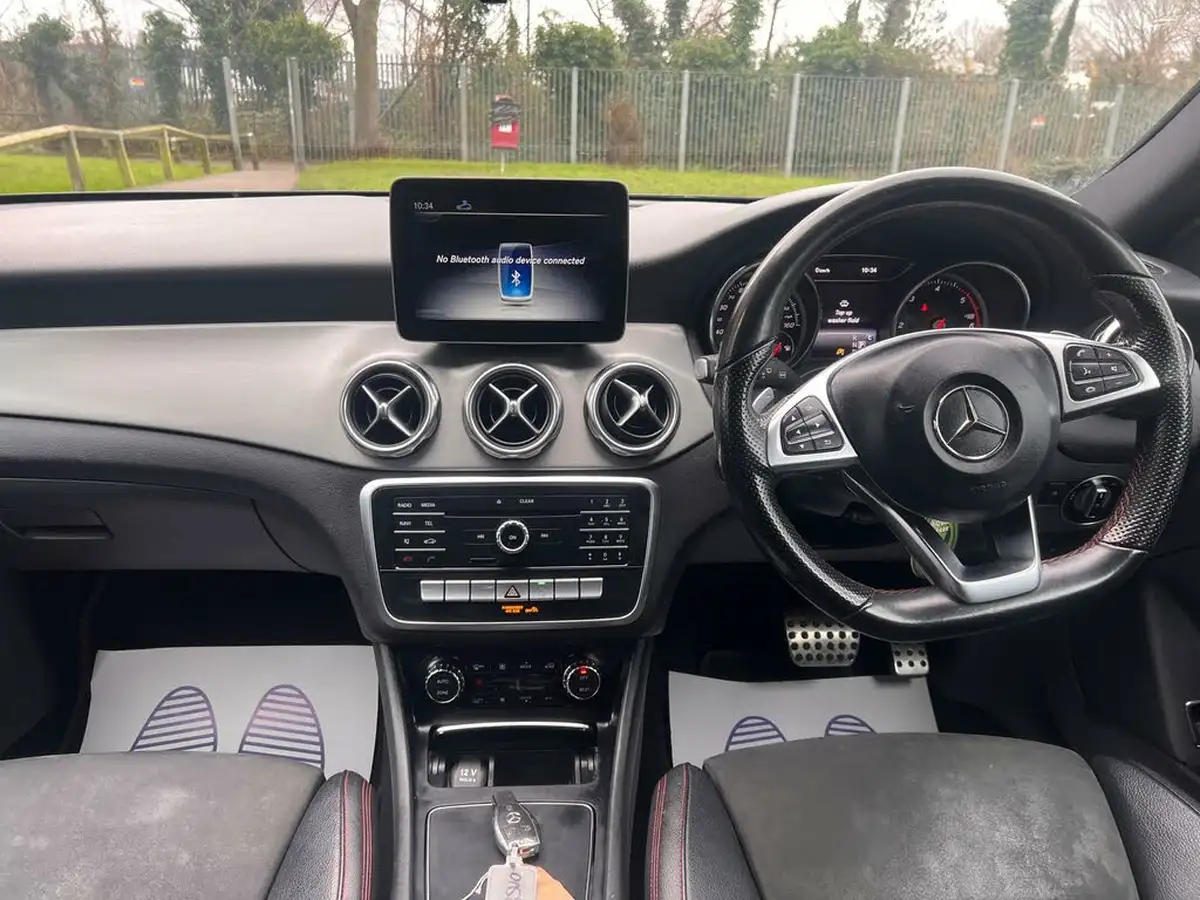 2018-mercedes-benz-gla-class-21d-gla-200d-amg-line-134bhp-ss-7g-dct-big-14