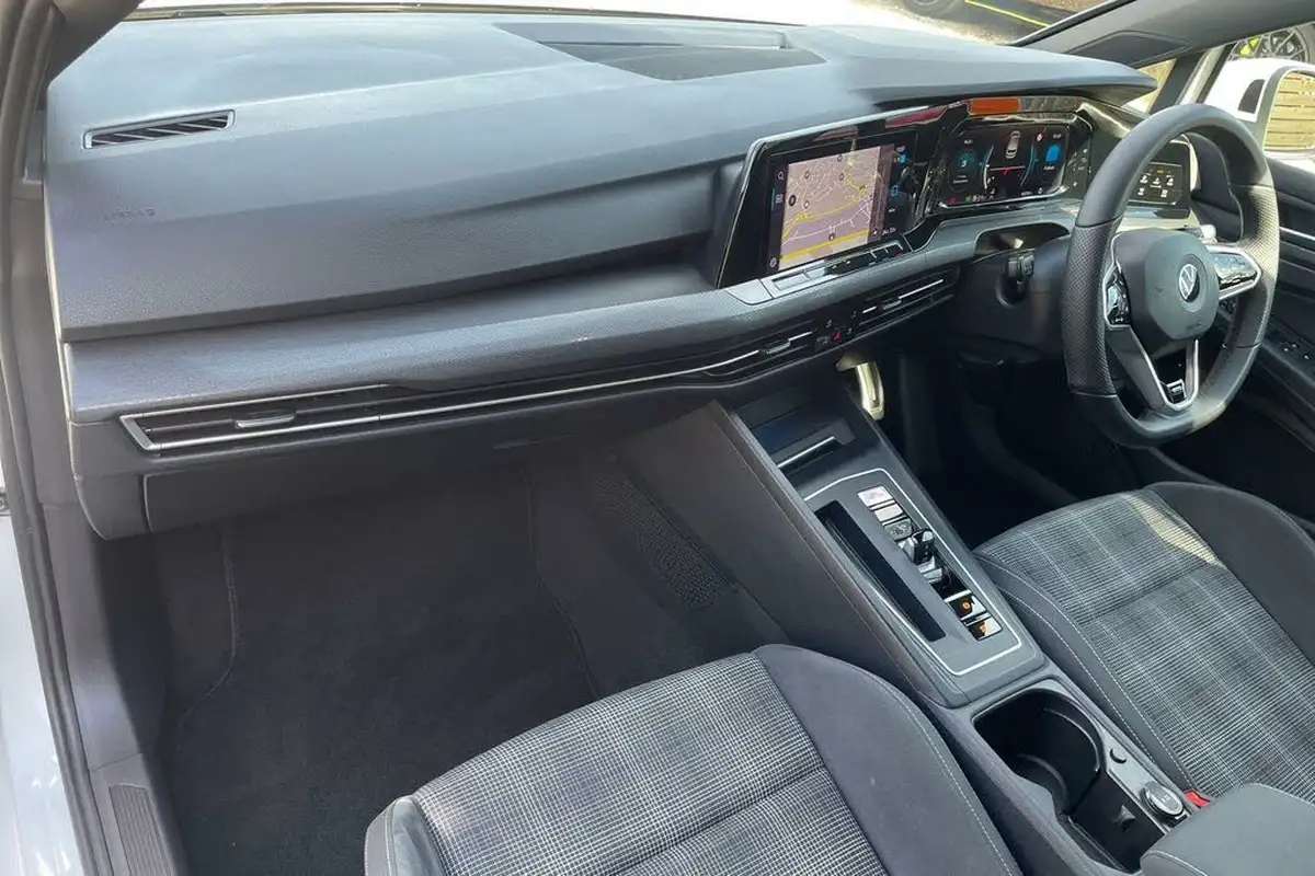 2021-volkswagen-golf-20tdi-gtd-big-26