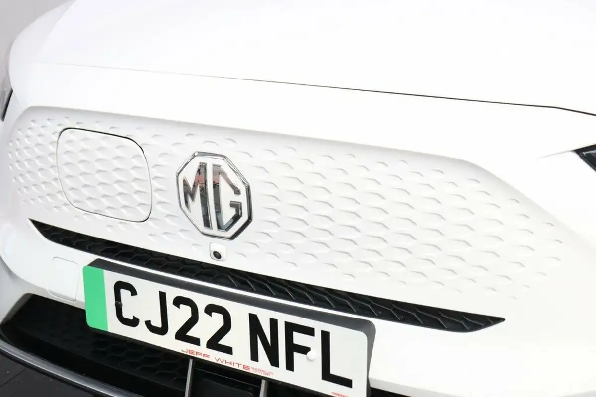 2022-mg-zs-suv-e-se-ev-156ps-long-range-big-15