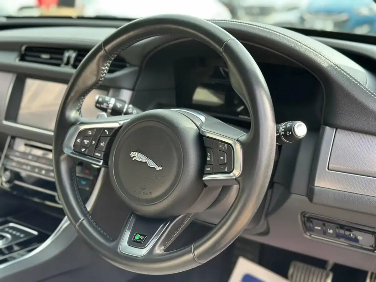 2020-jaguar-xf-20td-r-sport-180ps-ss-sportbrake-5d-auto-big-14