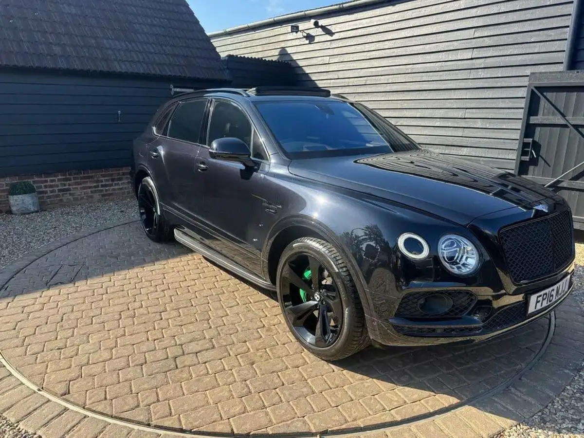 2016-bentley-bentayga-60-w12-big-50