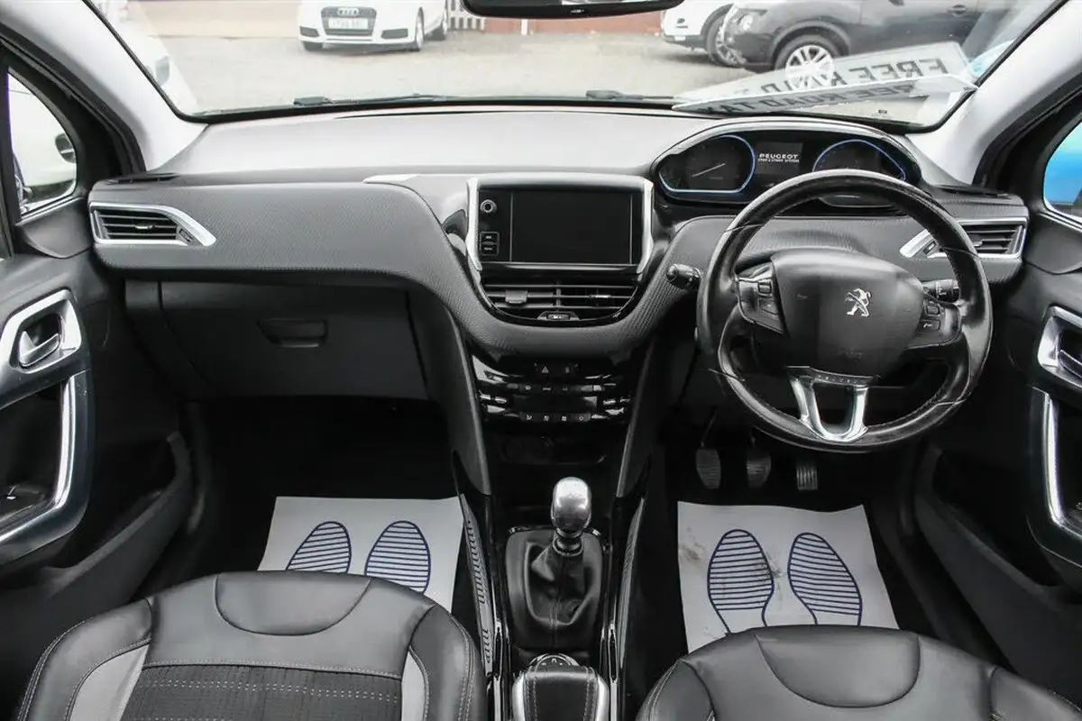 2015-peugeot-2008-crossover-16bluehdi-allure-120bhp-ss-big-25