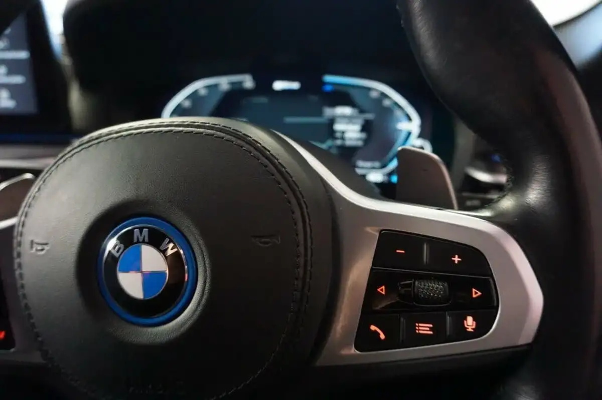 2022-bmw-5-series-20-530e-m-sport-touring-5d-big-38
