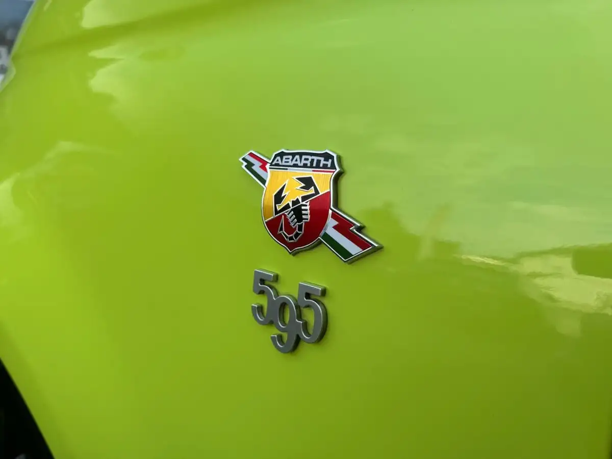 2021-abarth-595c-14-tjet-competizione-70th-big-13