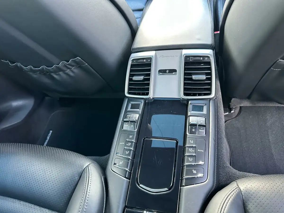 2016-porsche-panamera-48-turbo-big-34