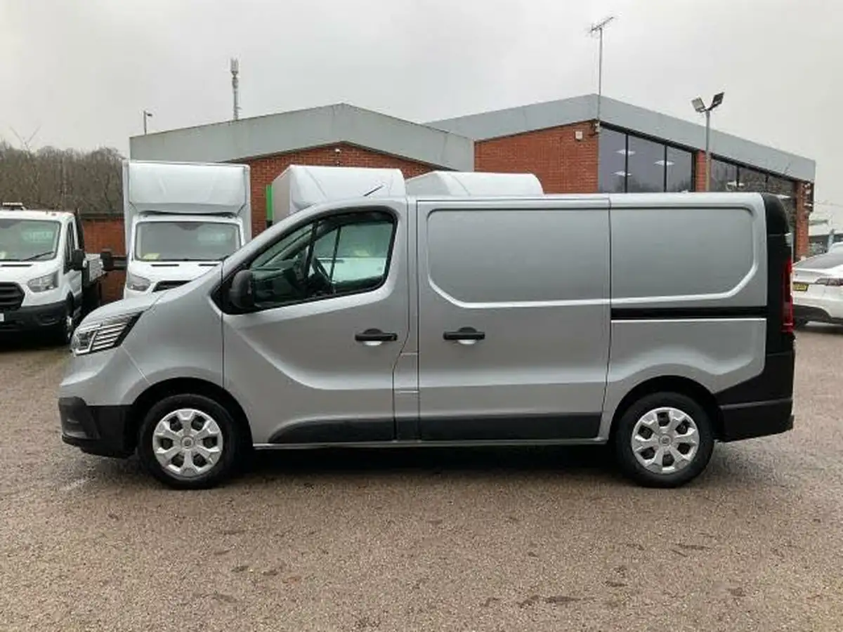 2022-renault-trafic-20dci-sl28-130-business-big-4