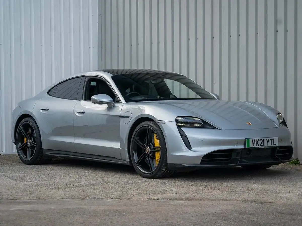 2021-porsche-taycan-e-turbo-s-big-64
