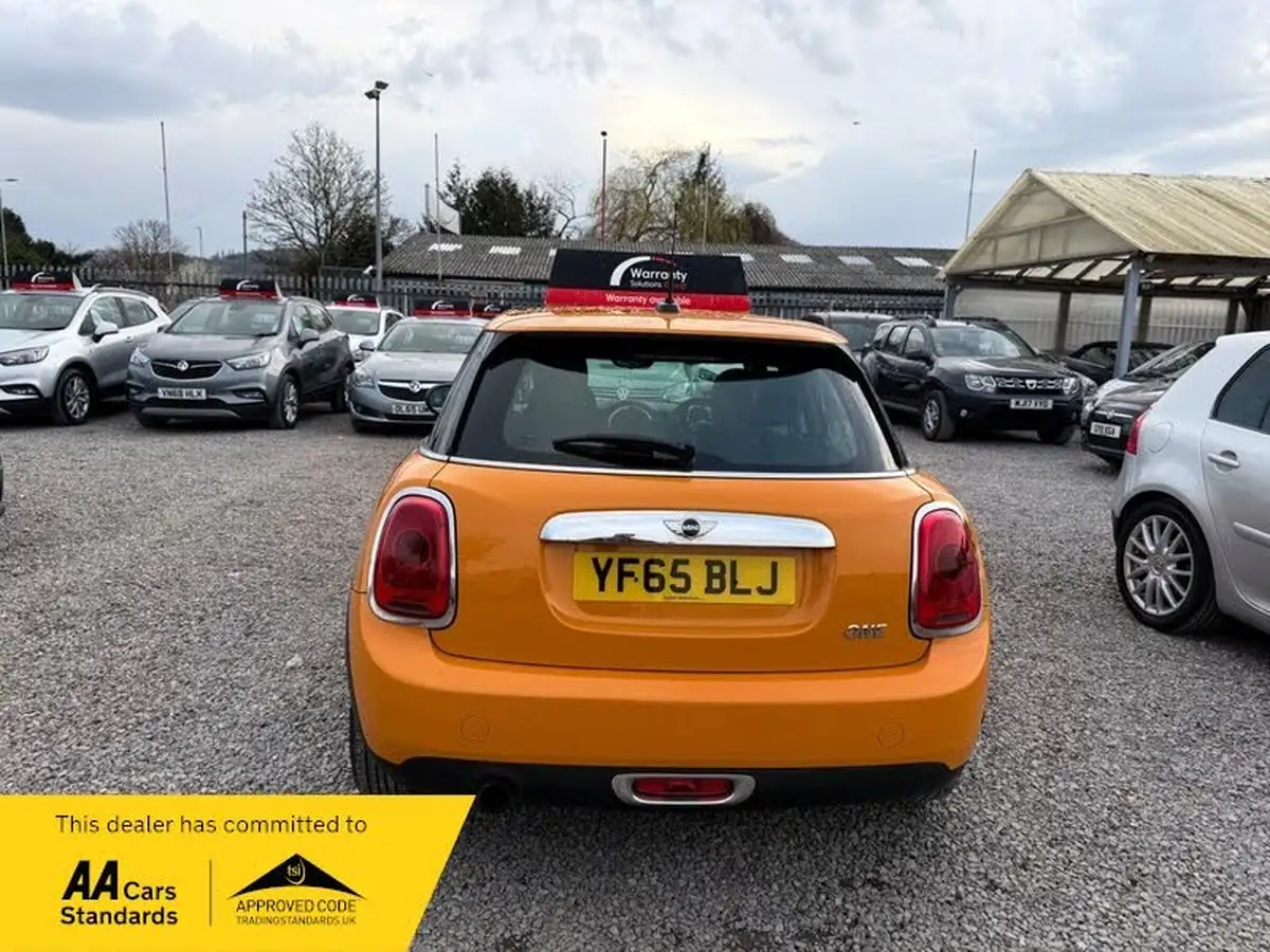 2015-mini-cooper-12-one-ss-5d-big-6