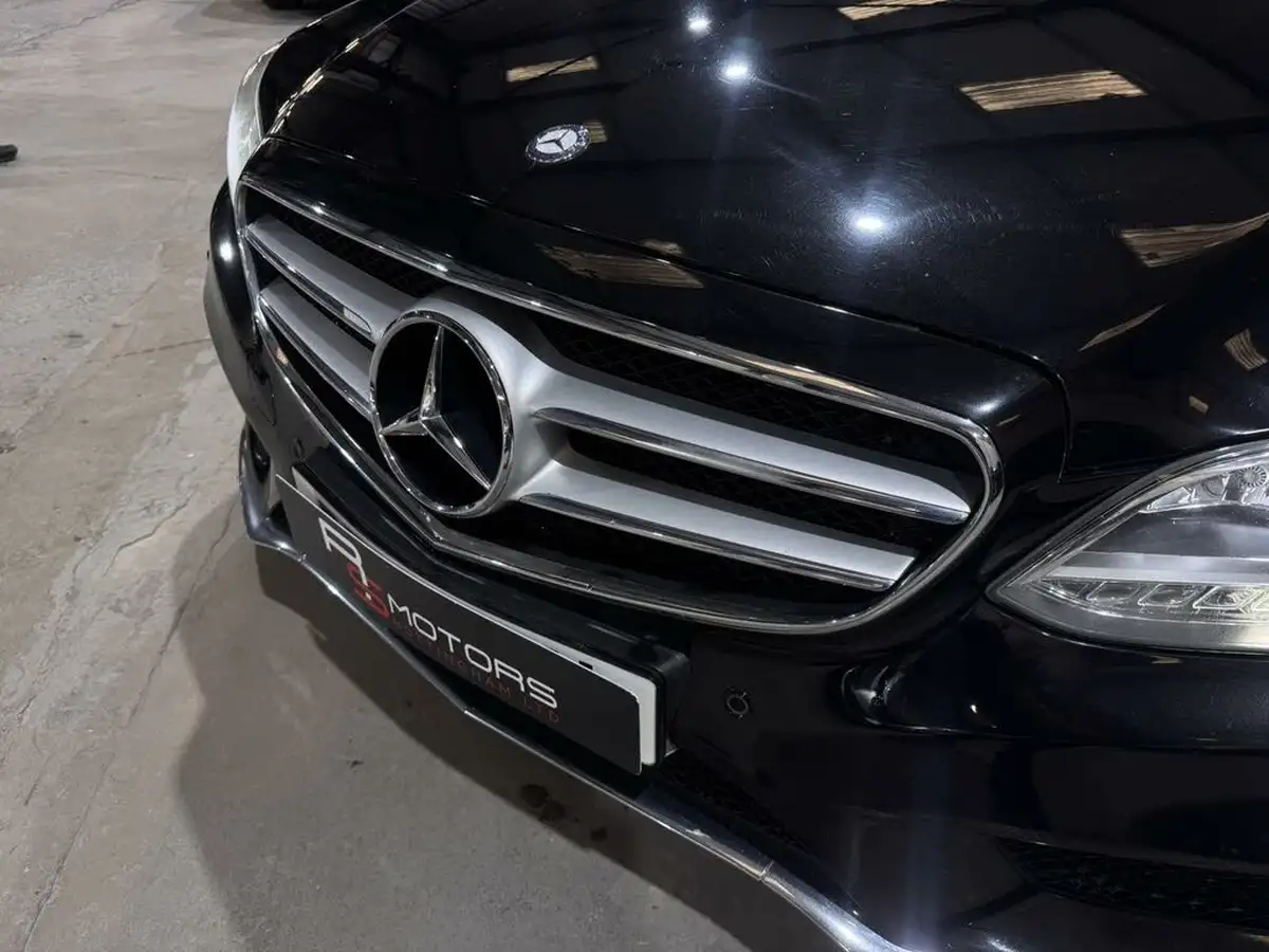 2014-mercedes-benz-e-class-21td-e300-amg-sport-saloon-4d-big-51