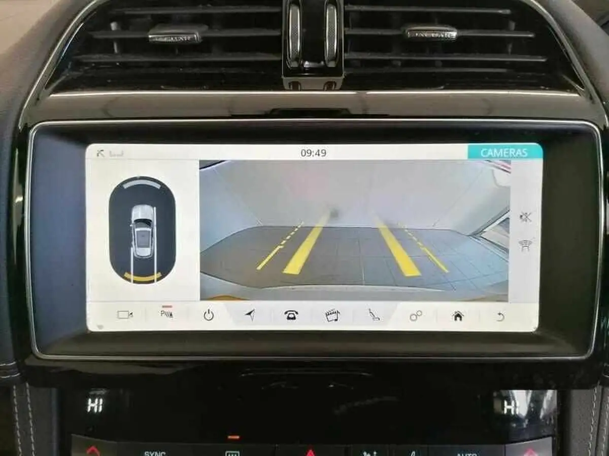 2019-jaguar-f-pace-20-i4d-r-sport-180ps-awd-auto-big-18