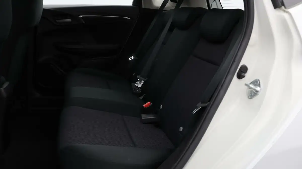 2019-honda-jazz-13-i-vtec-se-big-15