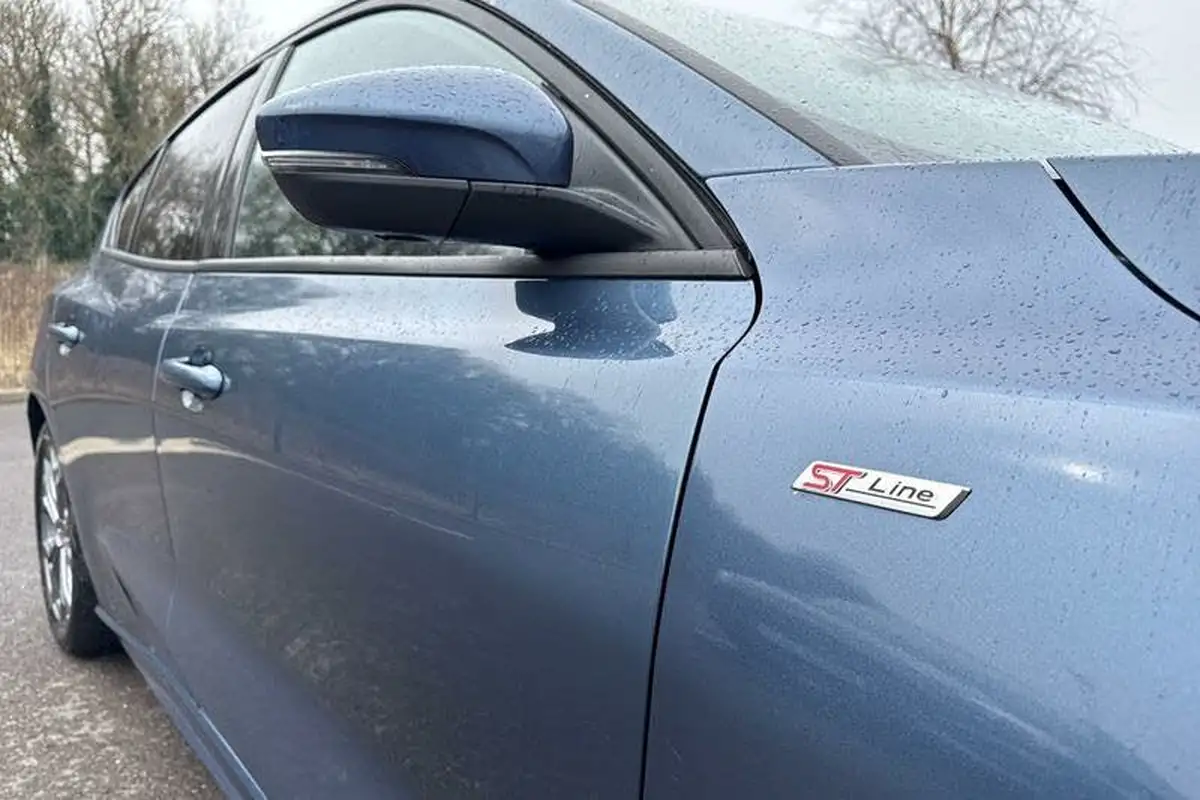 2023-ford-focus-10t-st-line-125ps-hatchback-big-37