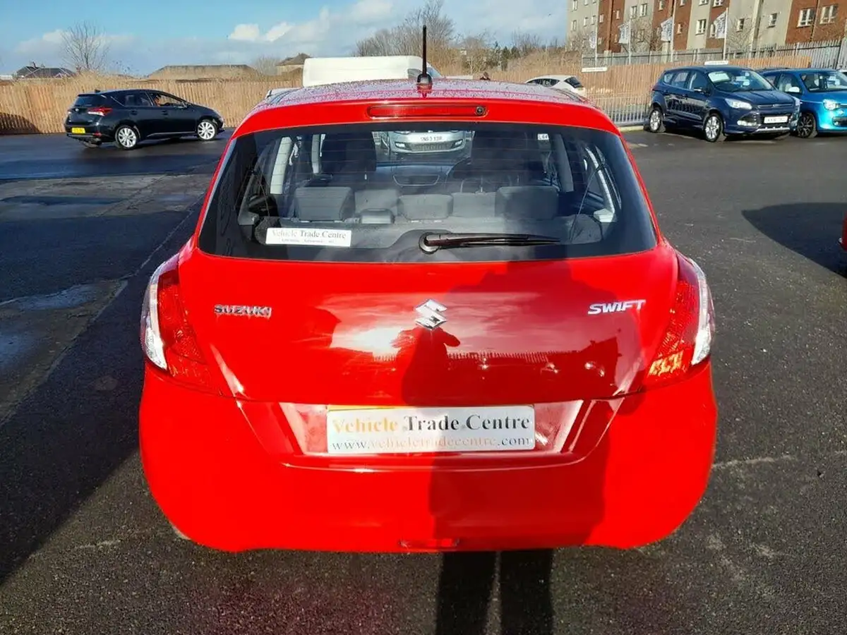 2015-suzuki-swift-12-sz2-5d-big-4